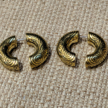 Golden macaroni faux gauges